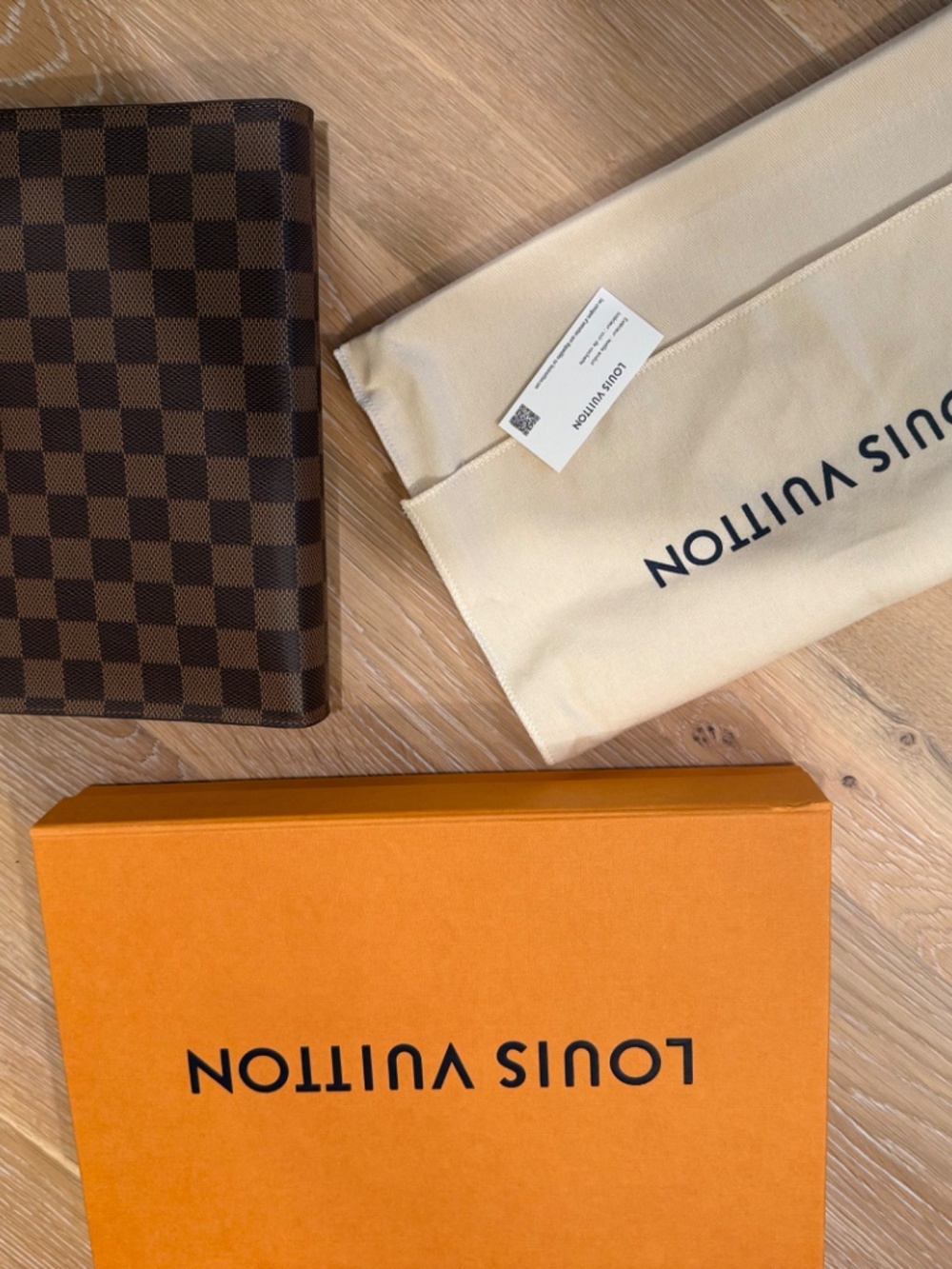 Louis Vuitton Large Ring Agenda Cover - Picture 4 of 8